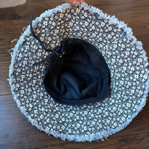 Natural Life Women’s Black Floral Bucket Hat Flower Beachy Boho Hippie - Picture 3 of 5